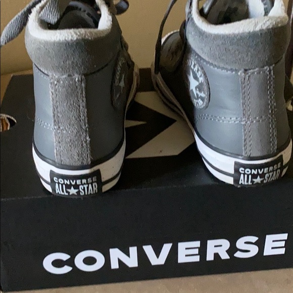 Sneakers - Picture 4 of 5